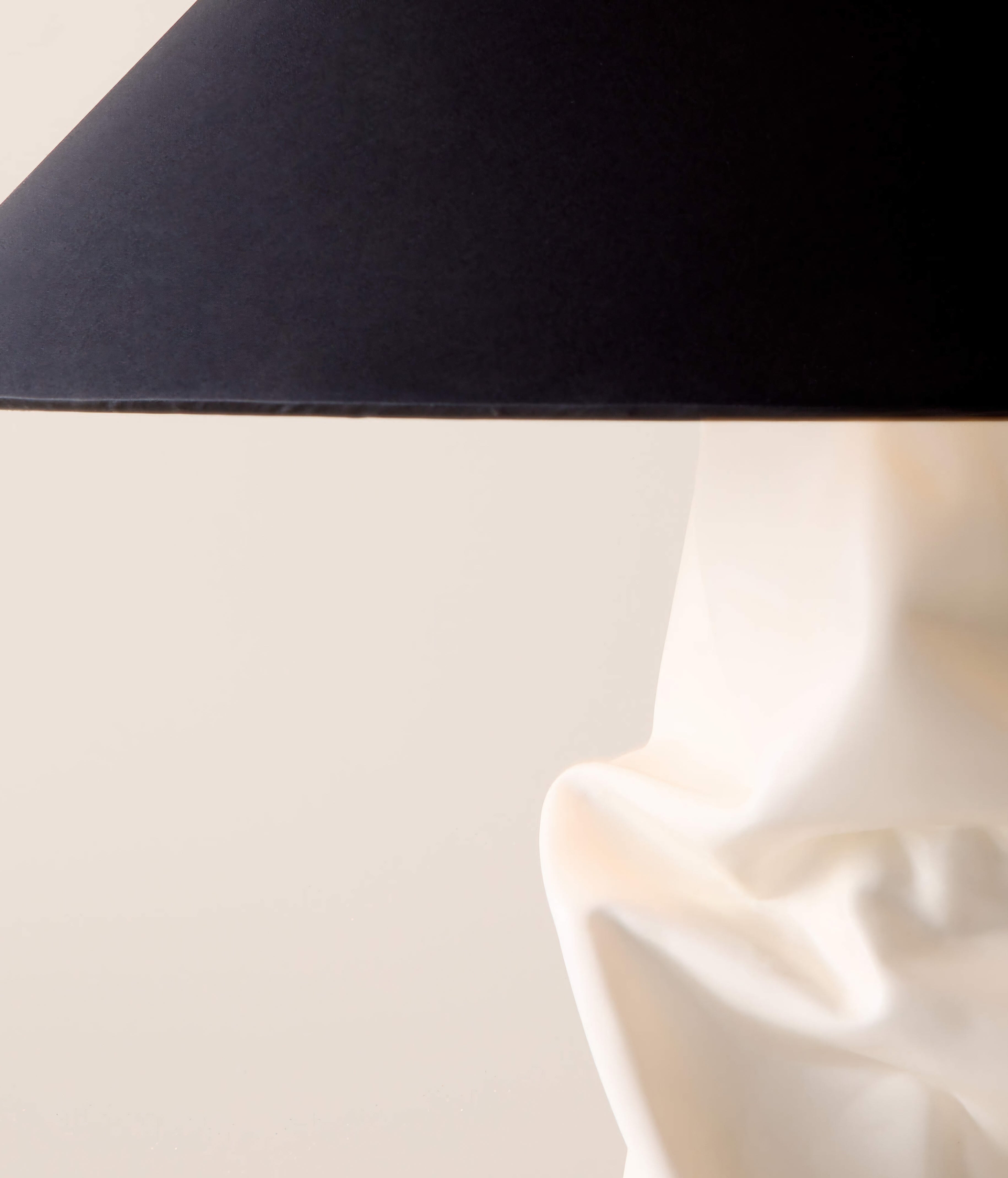 THE ONE × Hendrix — White Resin Table Lamp