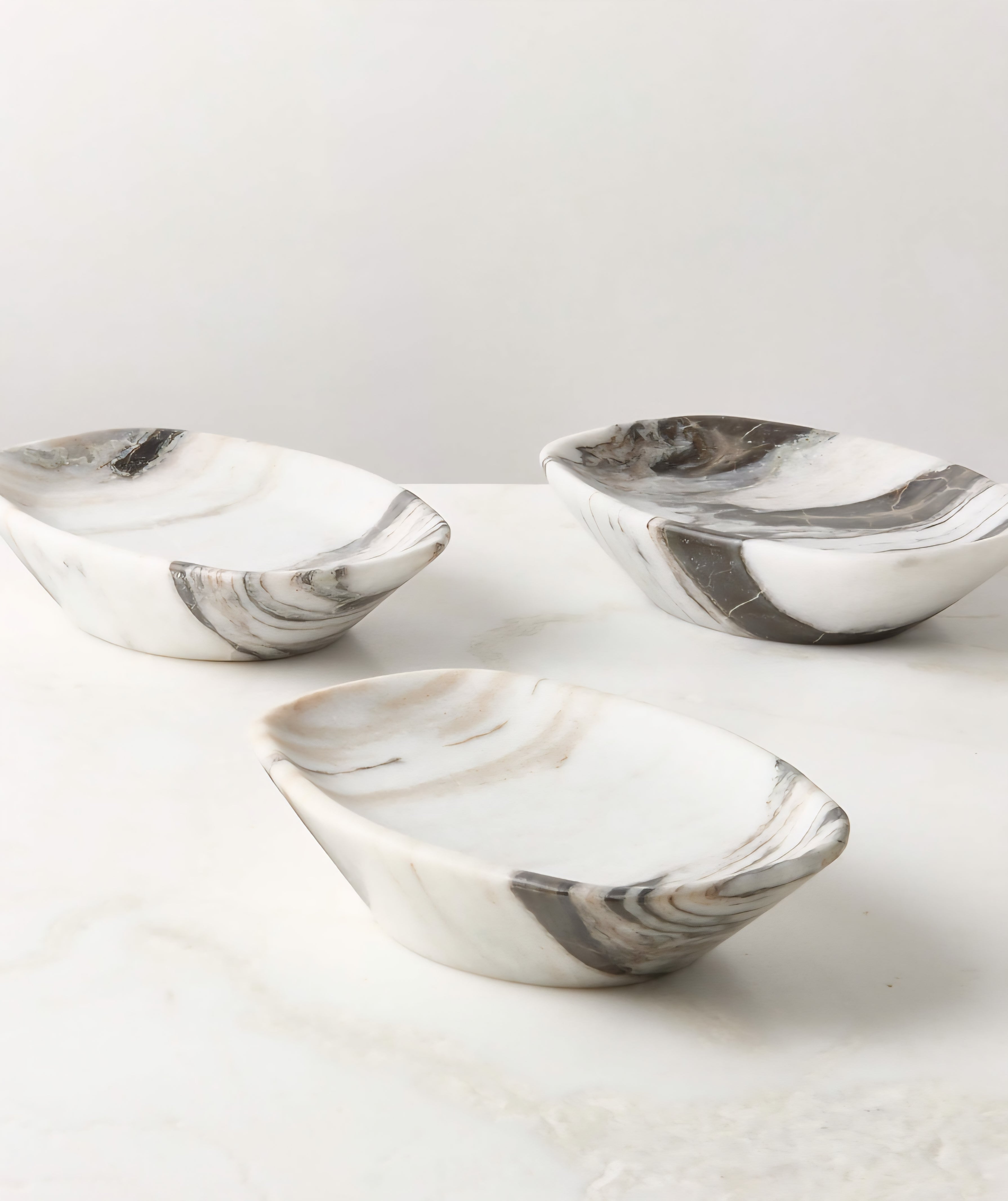 THE ONE × Ellis — White Marble Serving Board