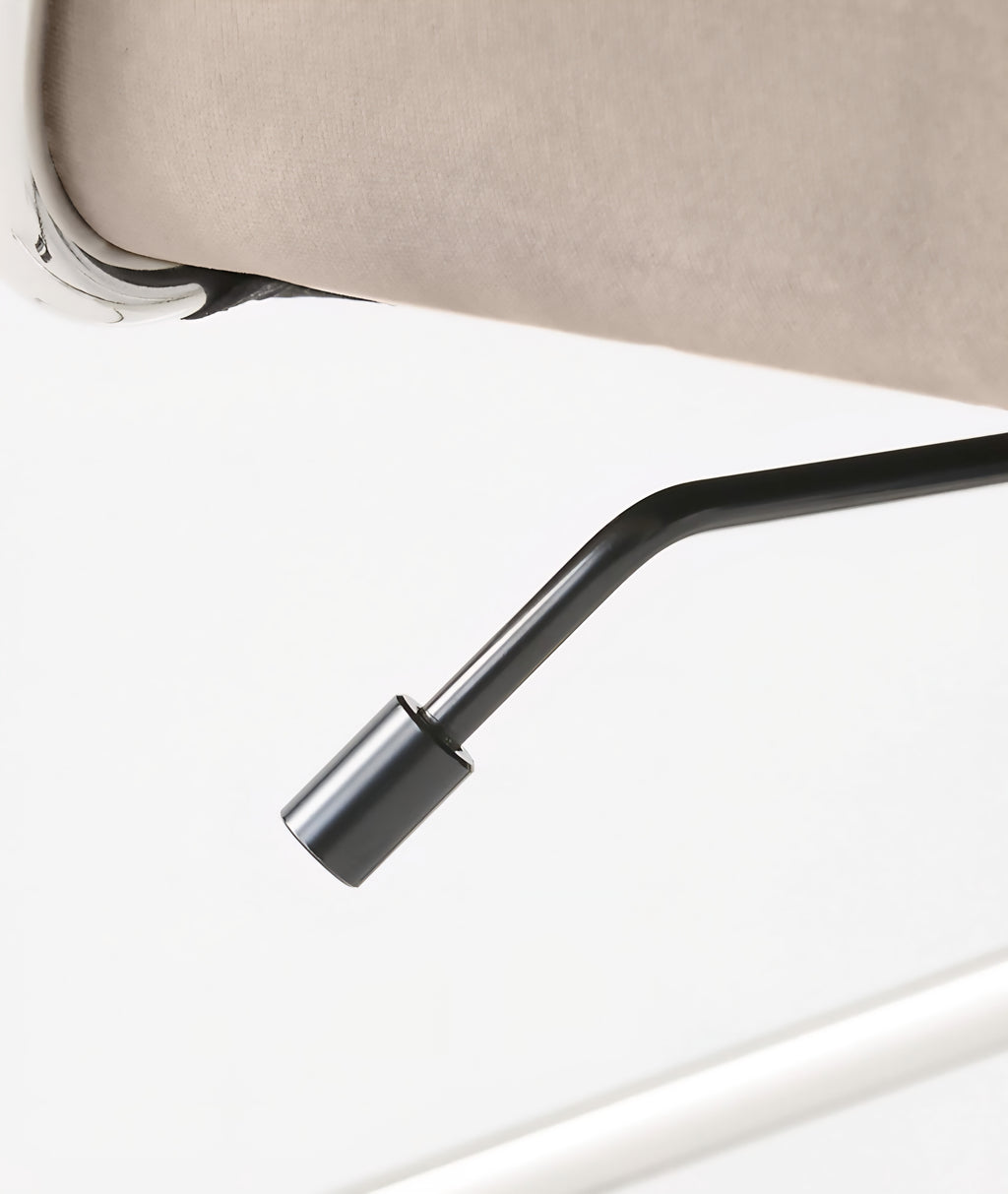 THE ONE × Saviti — Velvet Office Chair