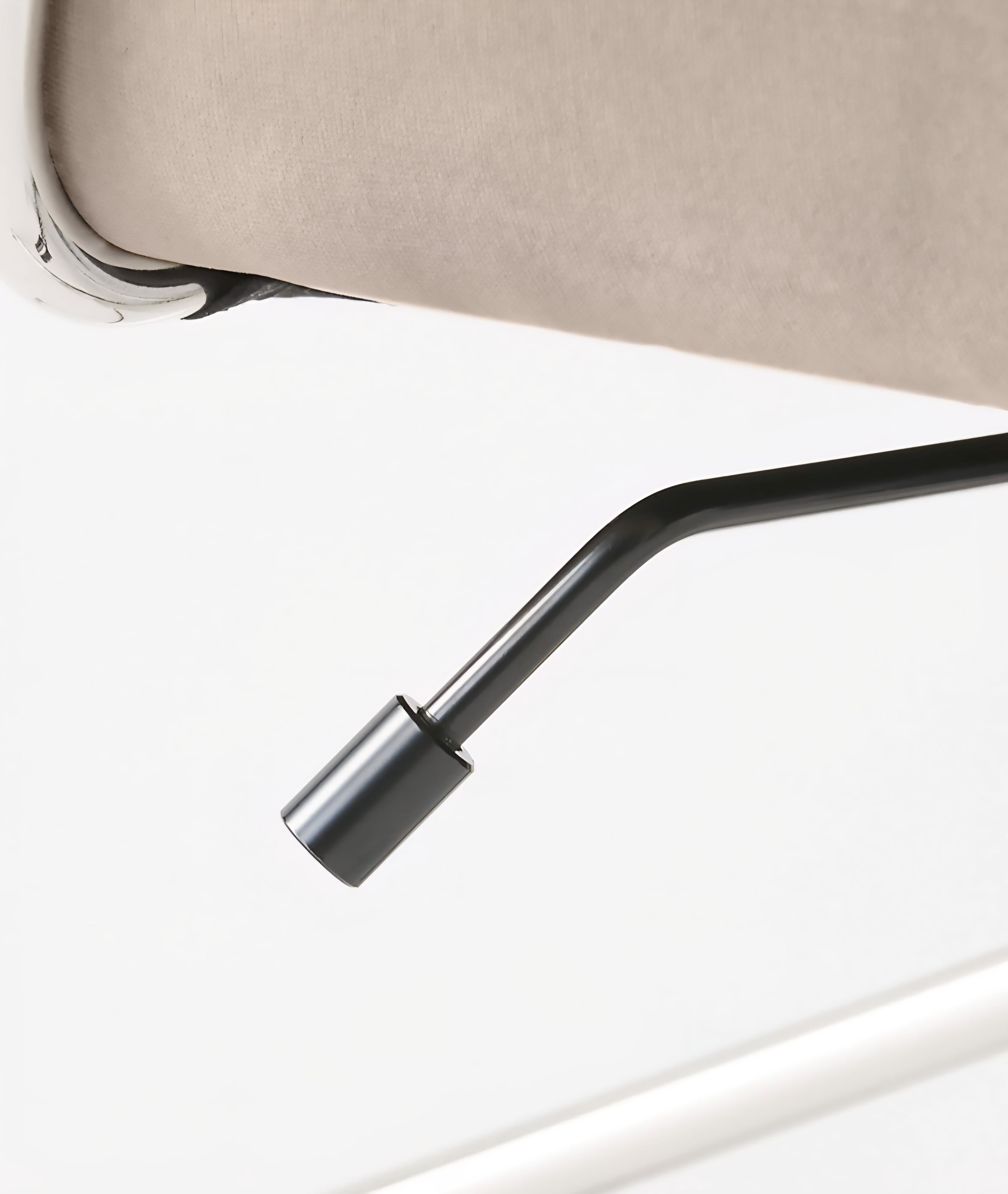 THE ONE × Saviti — Velvet Office Chair