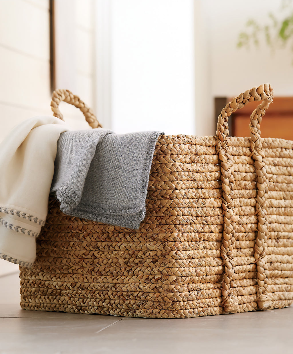 THE ONE × Tyler — Square Water Hyacinth Basket with Rope Handles (Low)