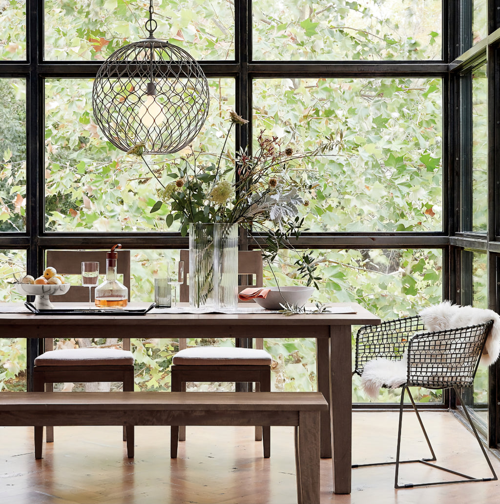 THE ONE × Basque — Table à manger en bois massif brun clair vieilli
