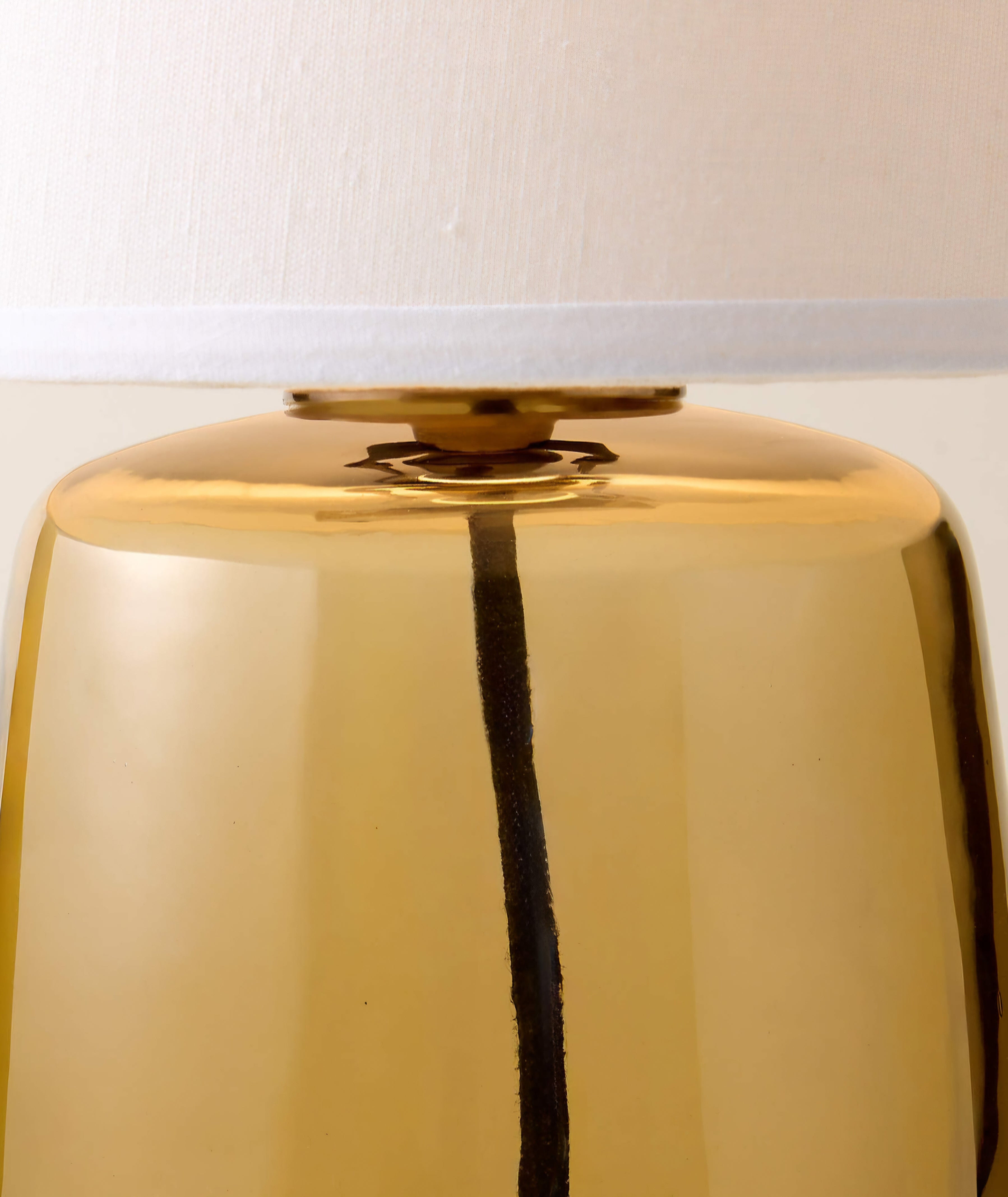 THE ONE × Arie — Amber Glass Table Lamp