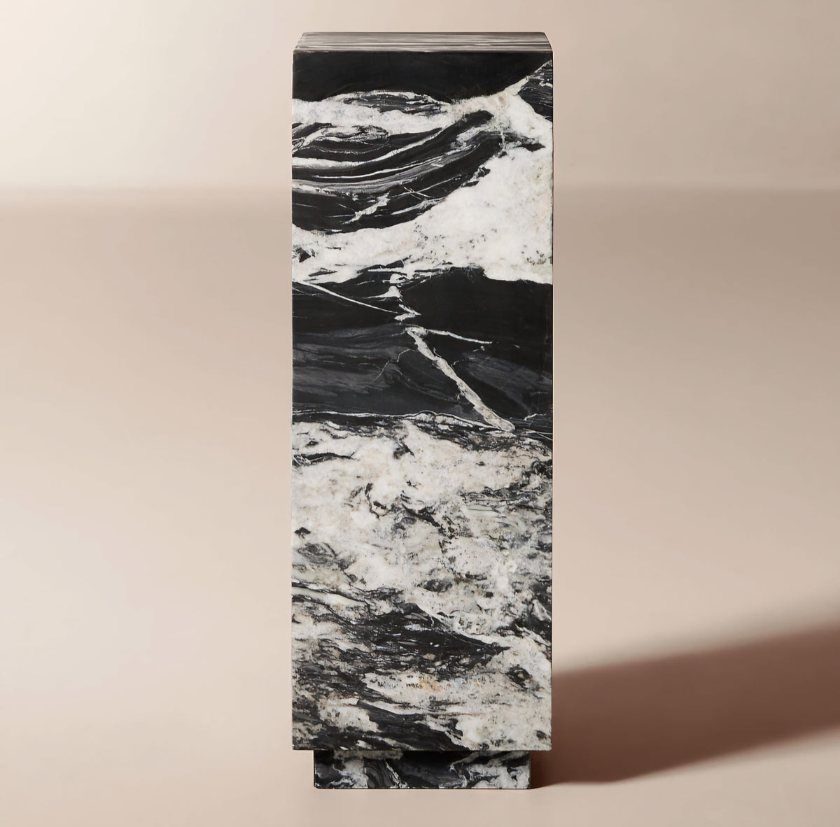 THE ONE × Enyo — Mesa auxiliar de mármol