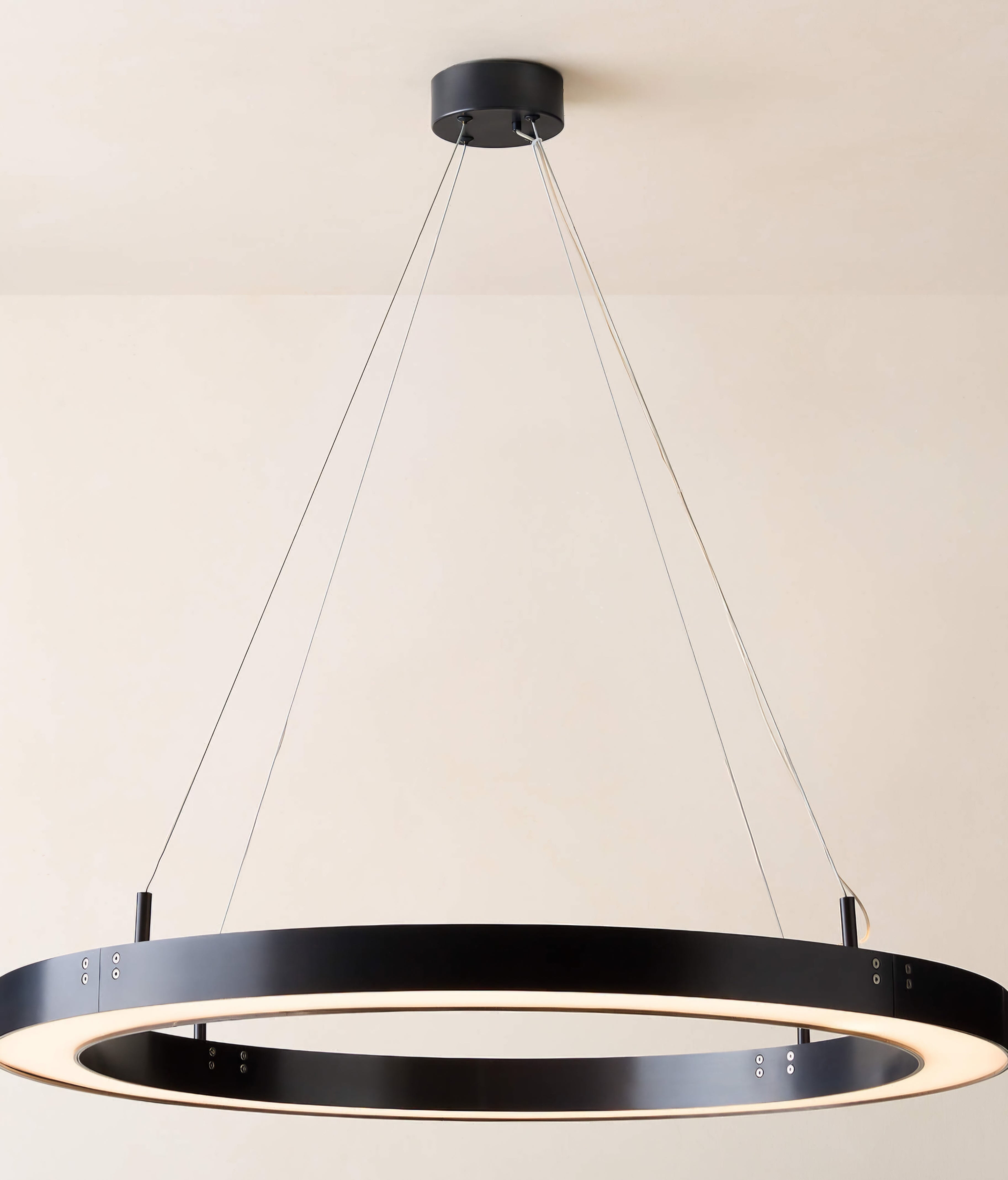THE ONE × Misura — Black Metal Pendant Light