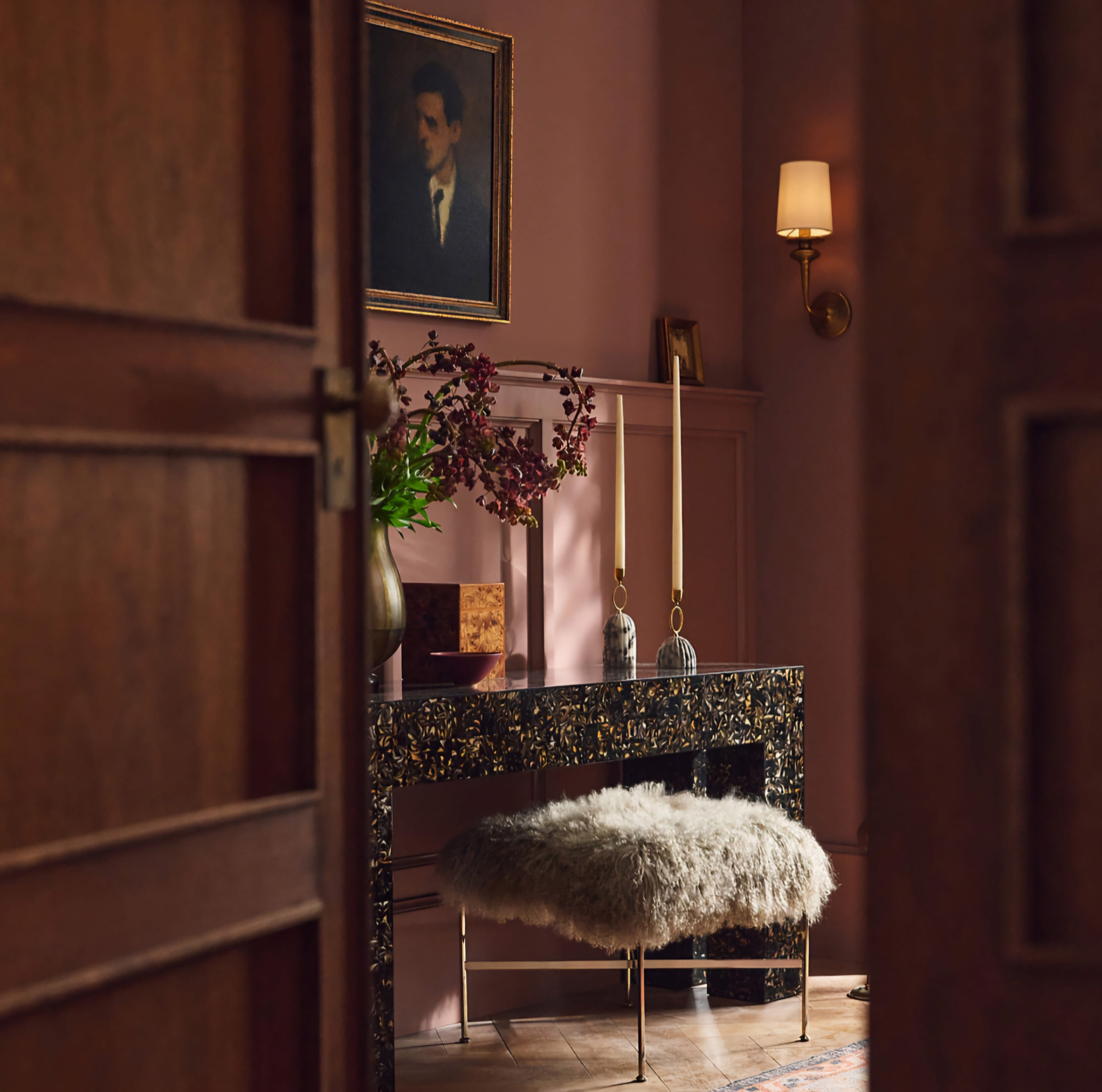 THE ONE × Director — Taupe Shearling Ottoman Model 1201