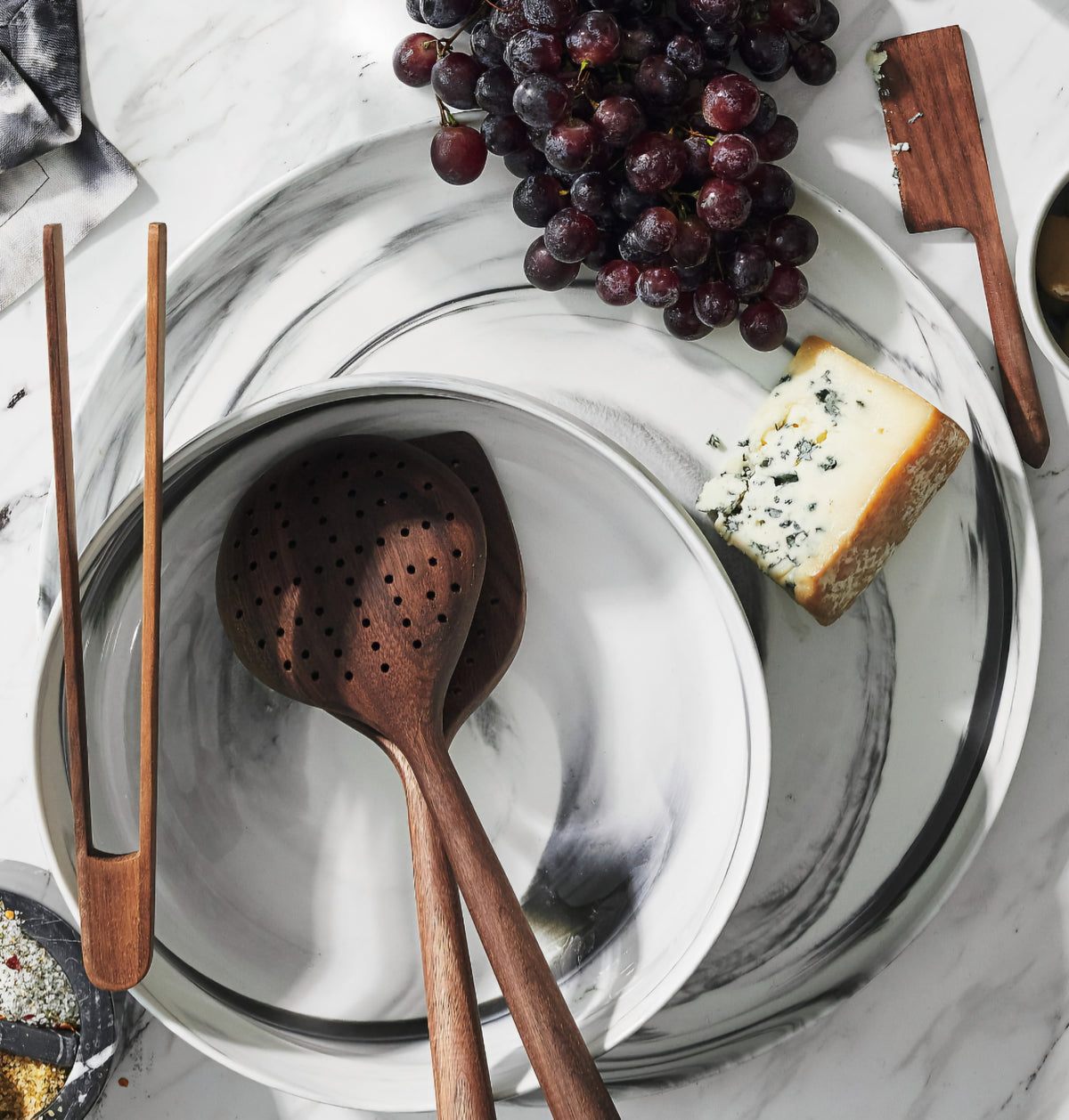 THE ONE × Swirl — Black and White Serving Bowl
