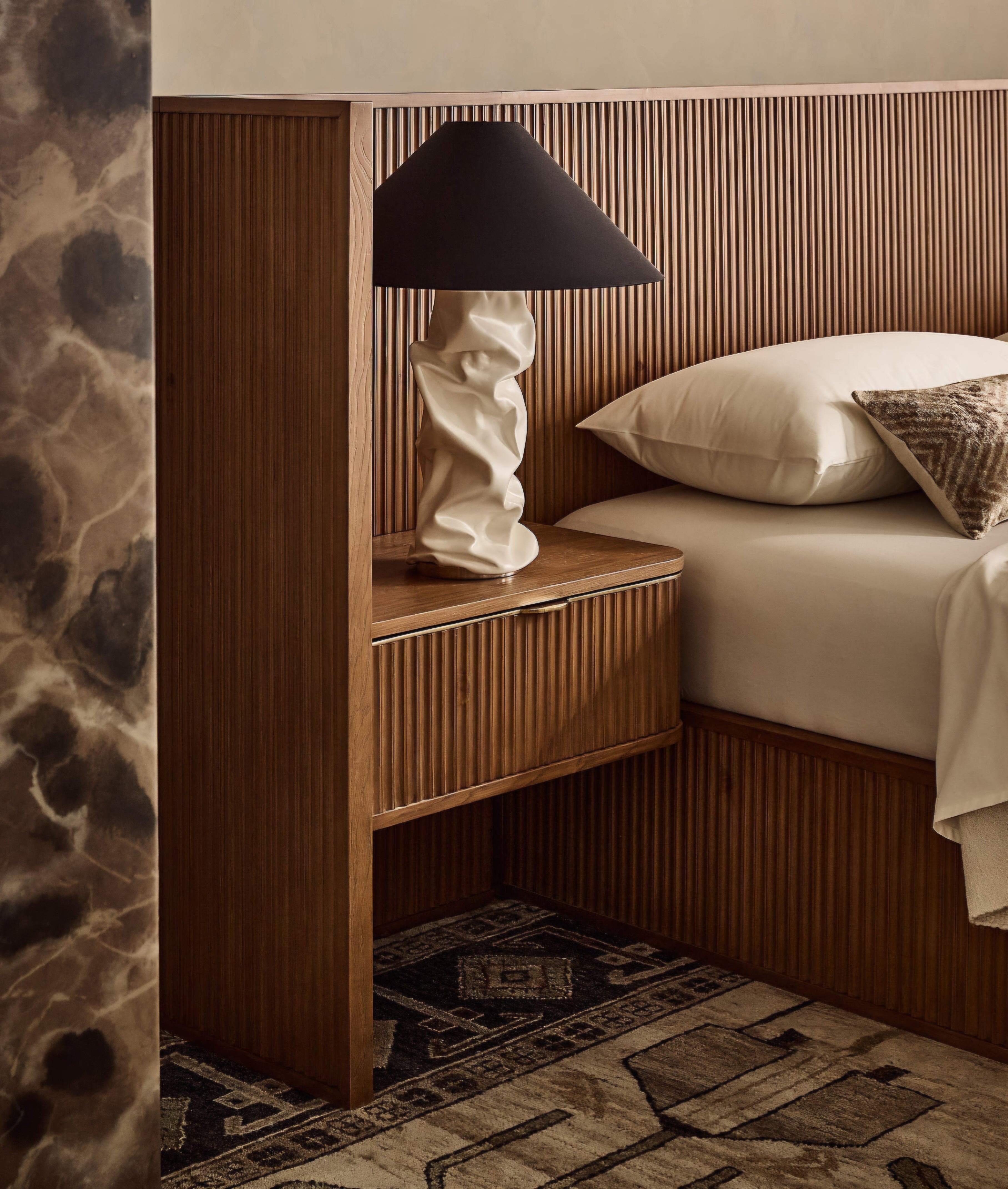 THE ONE × Hendrix — White Resin Table Lamp