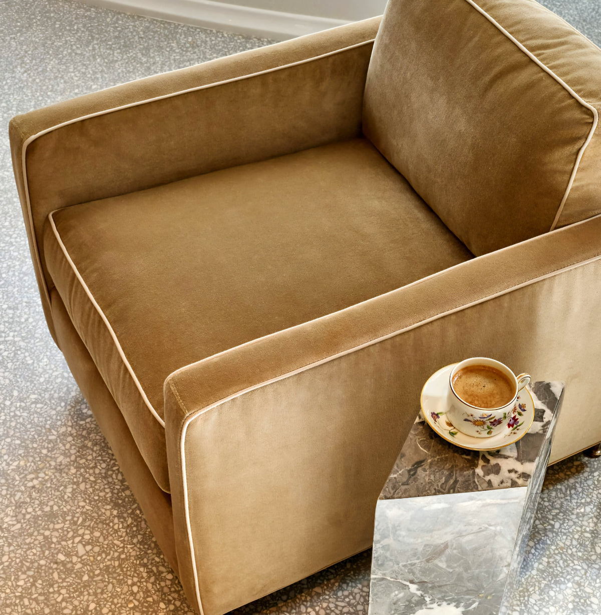 THE ONE × Saul — Grey Marble Drink Table
