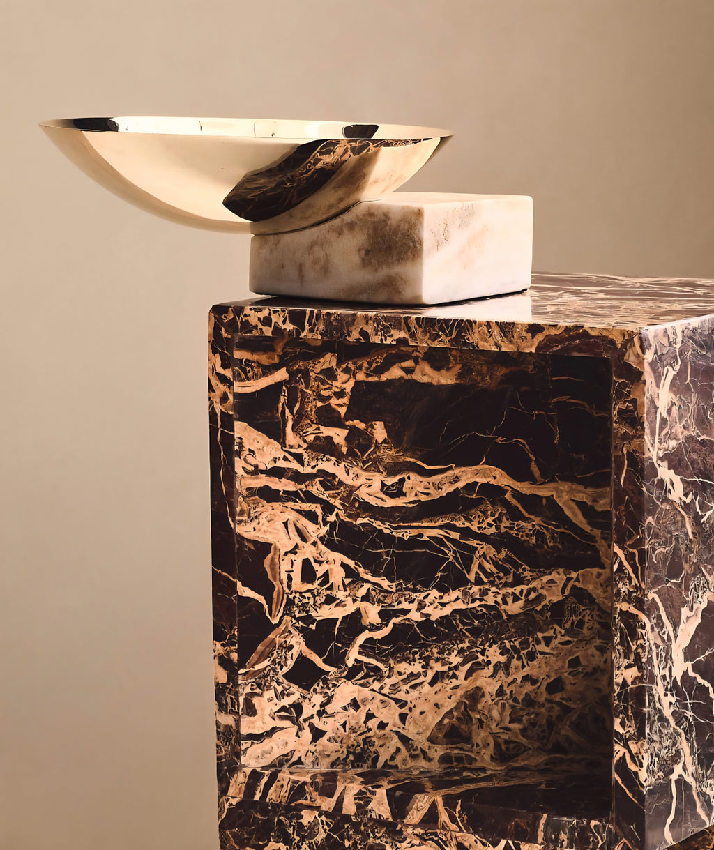 THE ONE × Akri — Champagne Gold and Cream Onyx Low Serving Bowl