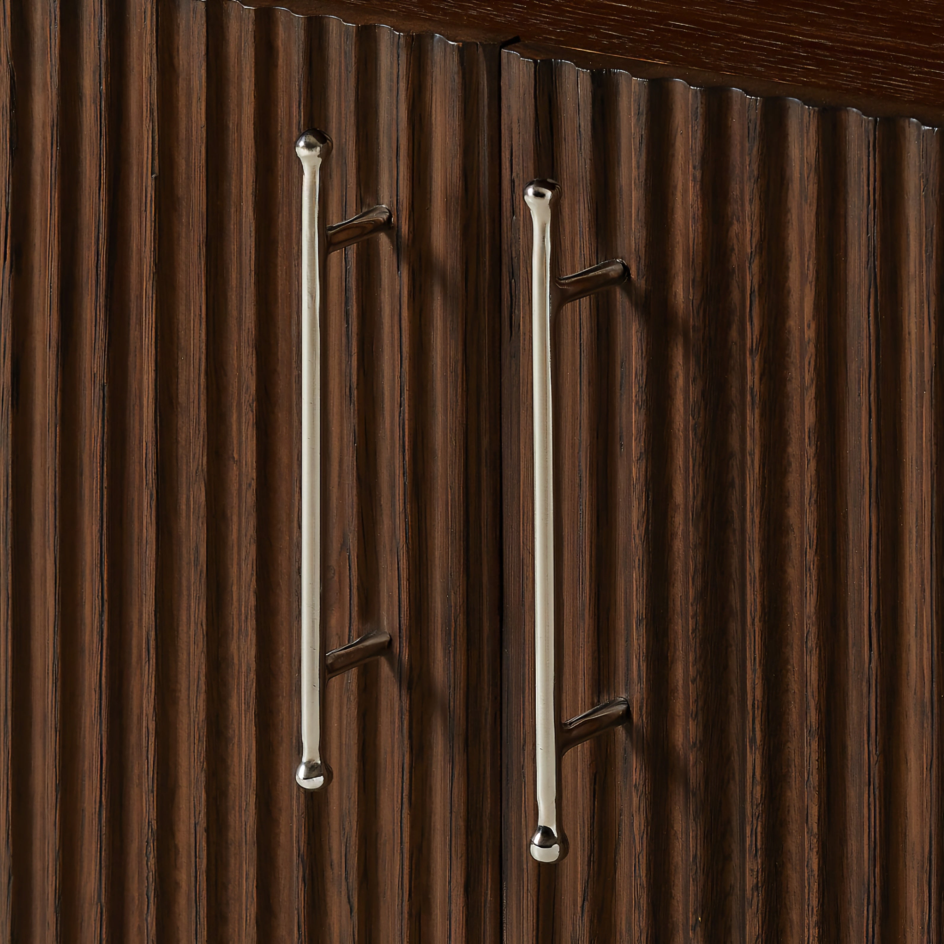 THE ONE × Solero — Fluted Dark Oak Wood Standing Bar