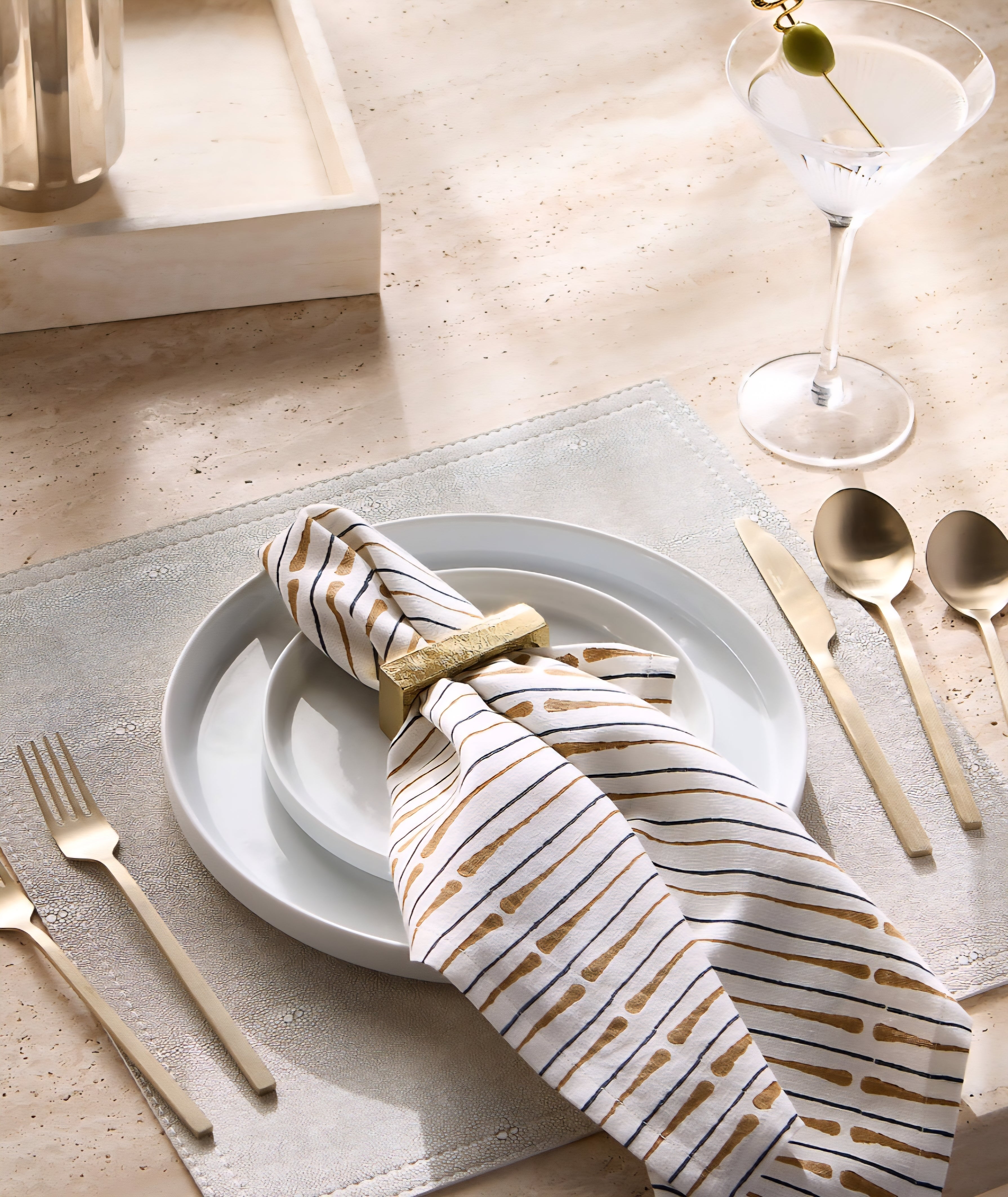 THE ONE × Frank — 3-Piece White Dinnerware Set with Pasta Bowl