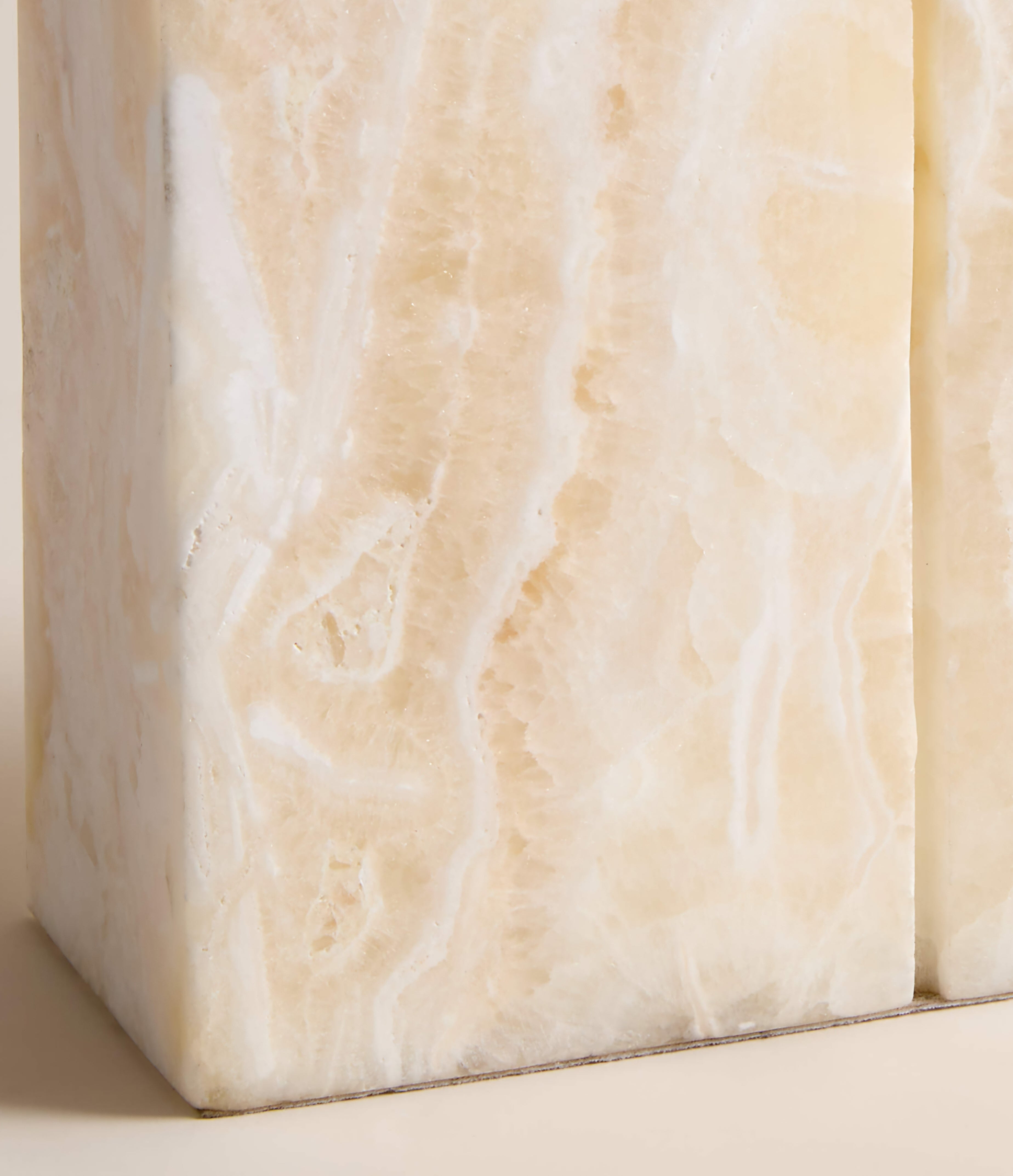 THE ONE × Lastra — White Onyx Table Lamp