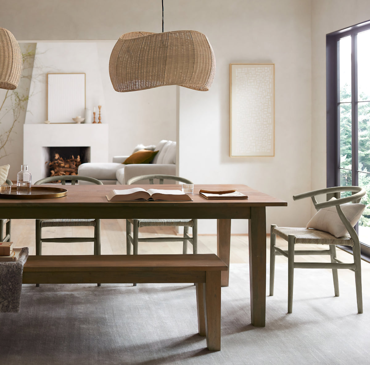 THE ONE × Basque — Table à manger en bois massif brun clair vieilli