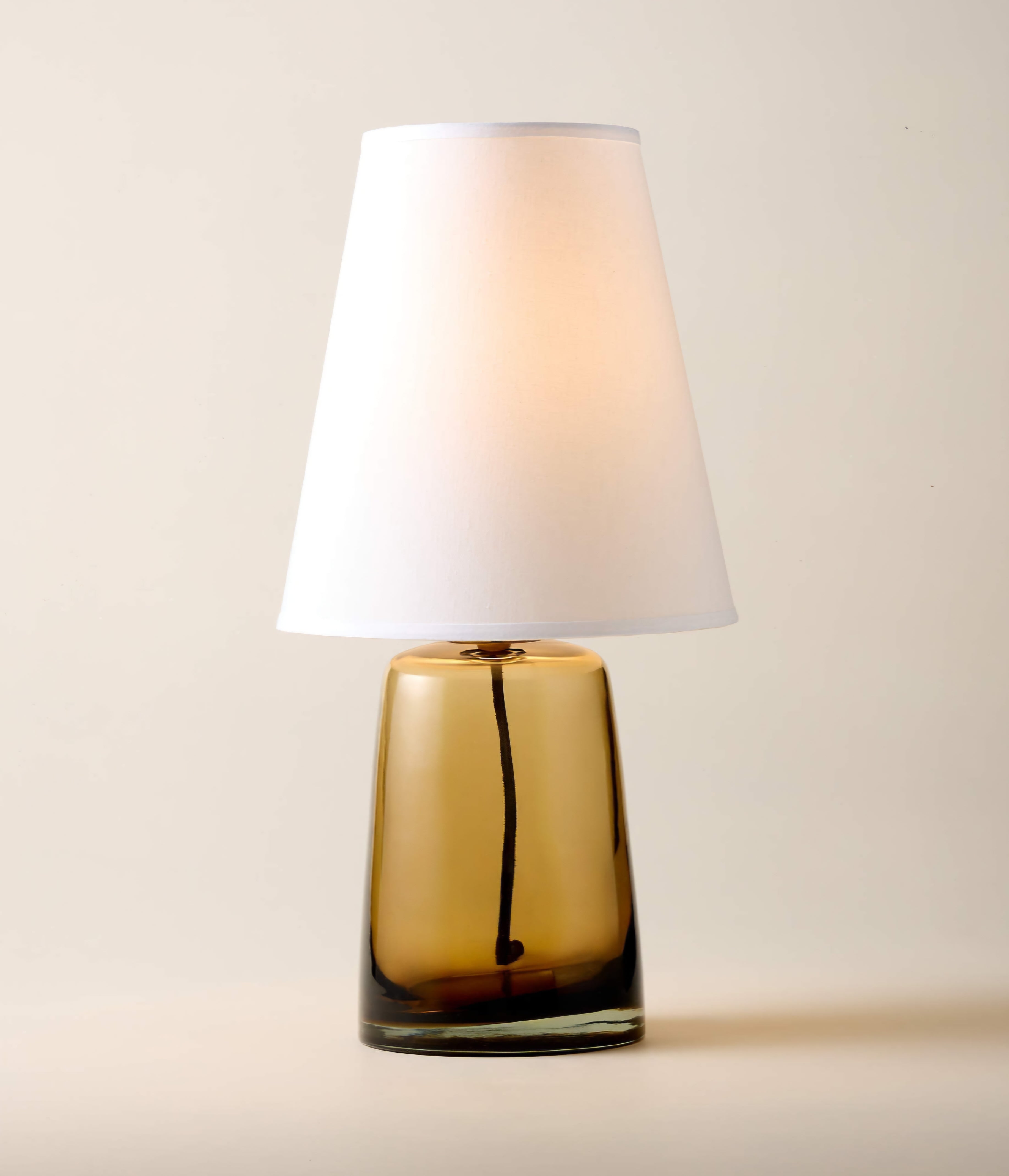 THE ONE × Arie — Amber Glass Table Lamp