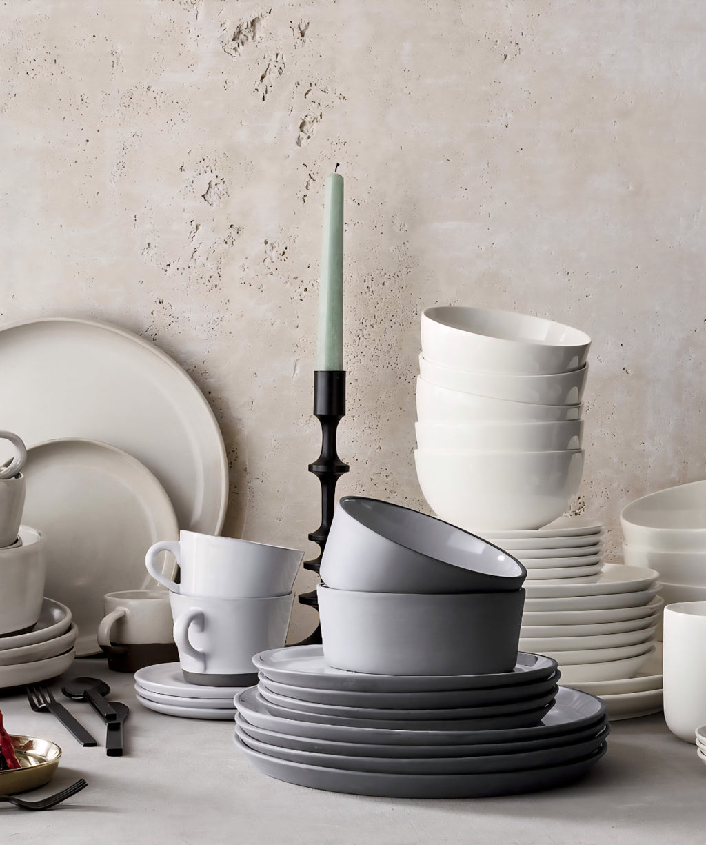 THE ONE × Contact — White Ceramic Dinner Plates with Black Rim