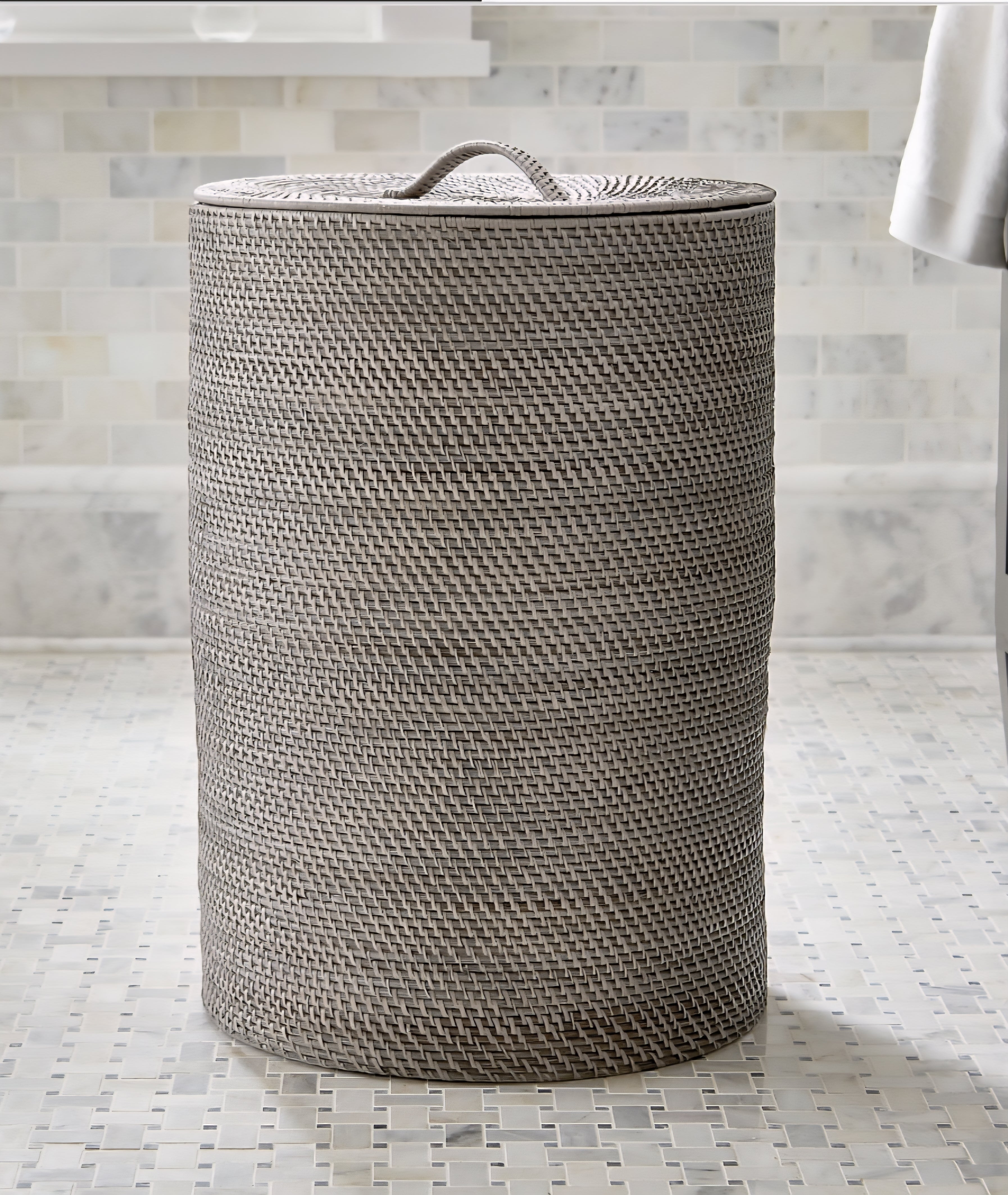 THE ONE × Sedona — White Hamper with Laundry Bag Liner