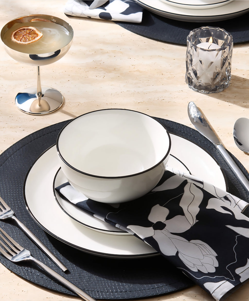 THE ONE × Contact — White Ceramic Dinner Plates with Black Rim