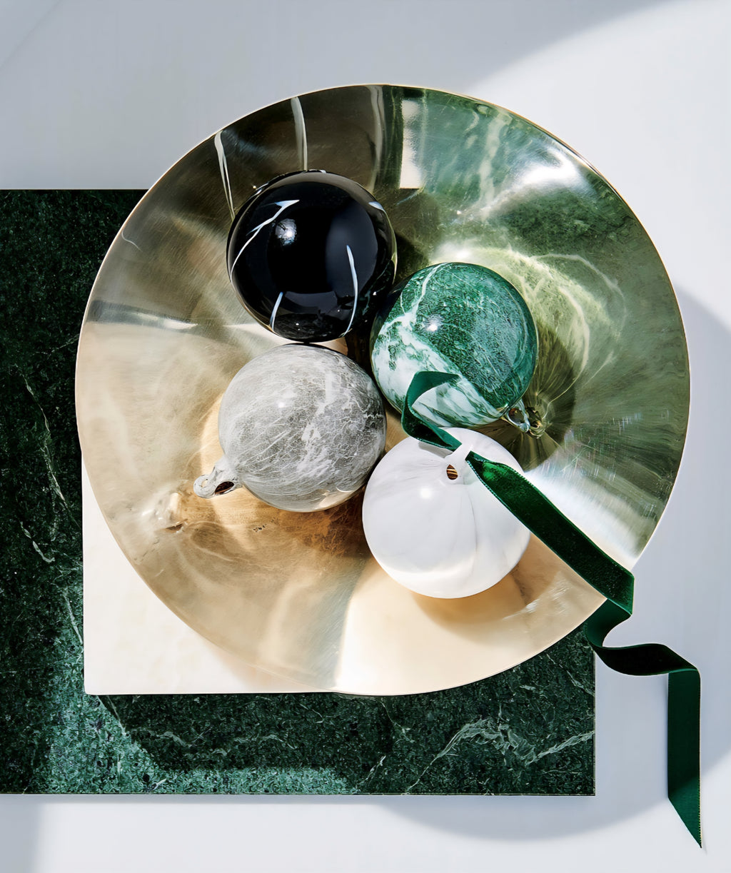 THE ONE × Akri — Champagne Gold and Cream Onyx Low Serving Bowl