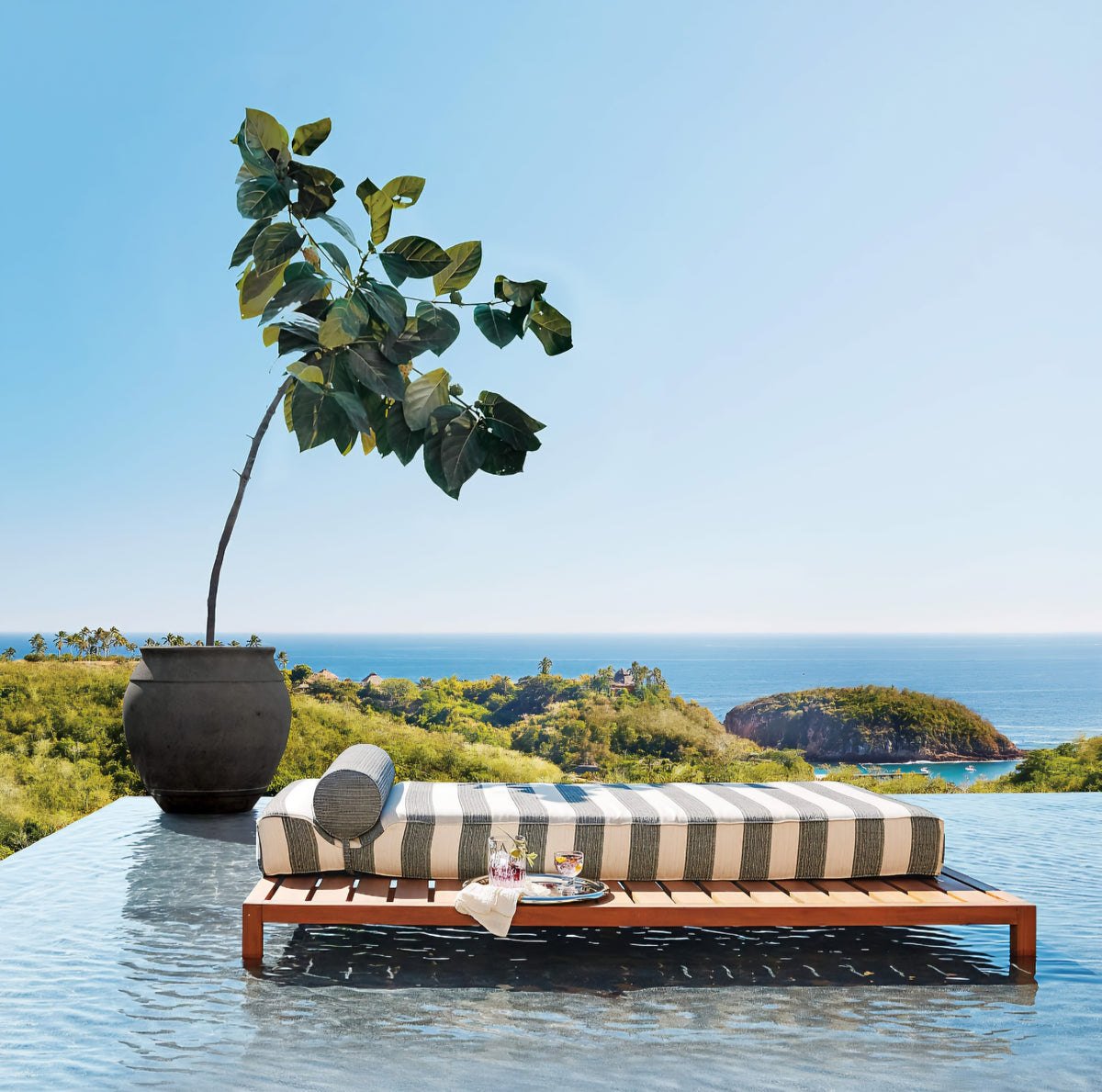 THE ONE × Piero — Round Polished Stainless Steel Serving Tray