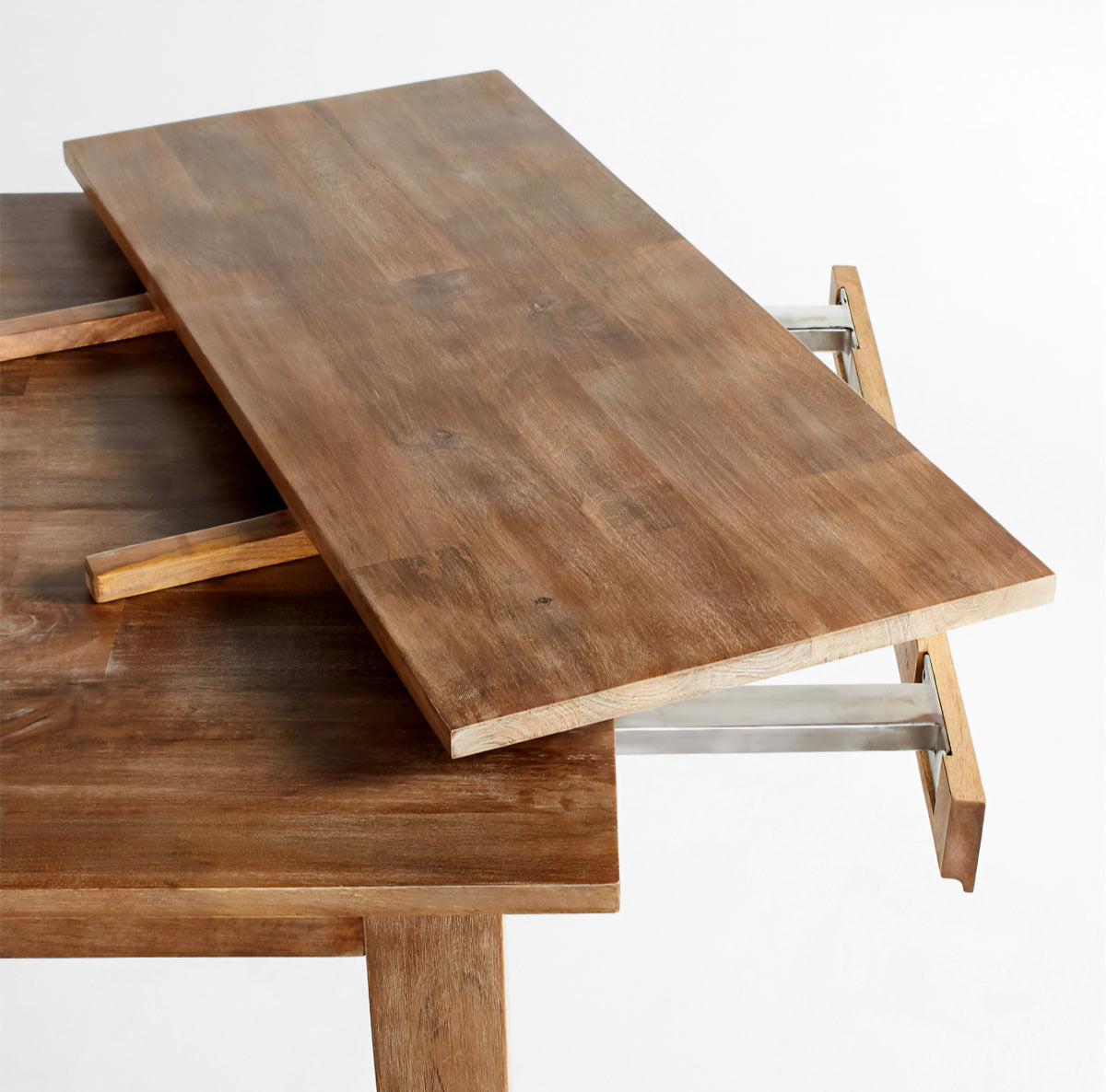THE ONE × Basque — Table à manger en bois massif brun clair vieilli