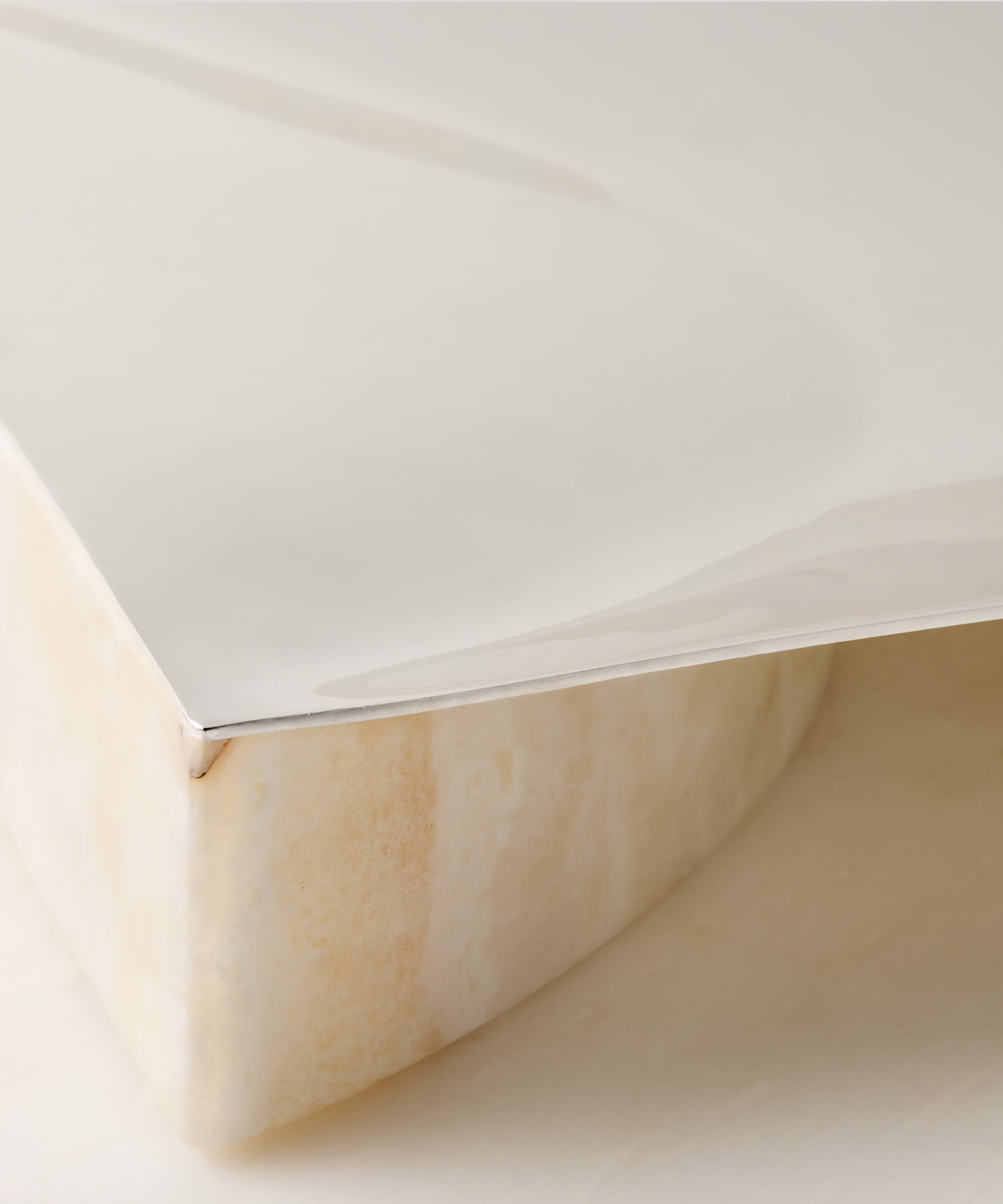 THE ONE × Akri — Champagne Gold and Cream Onyx Serving Platter