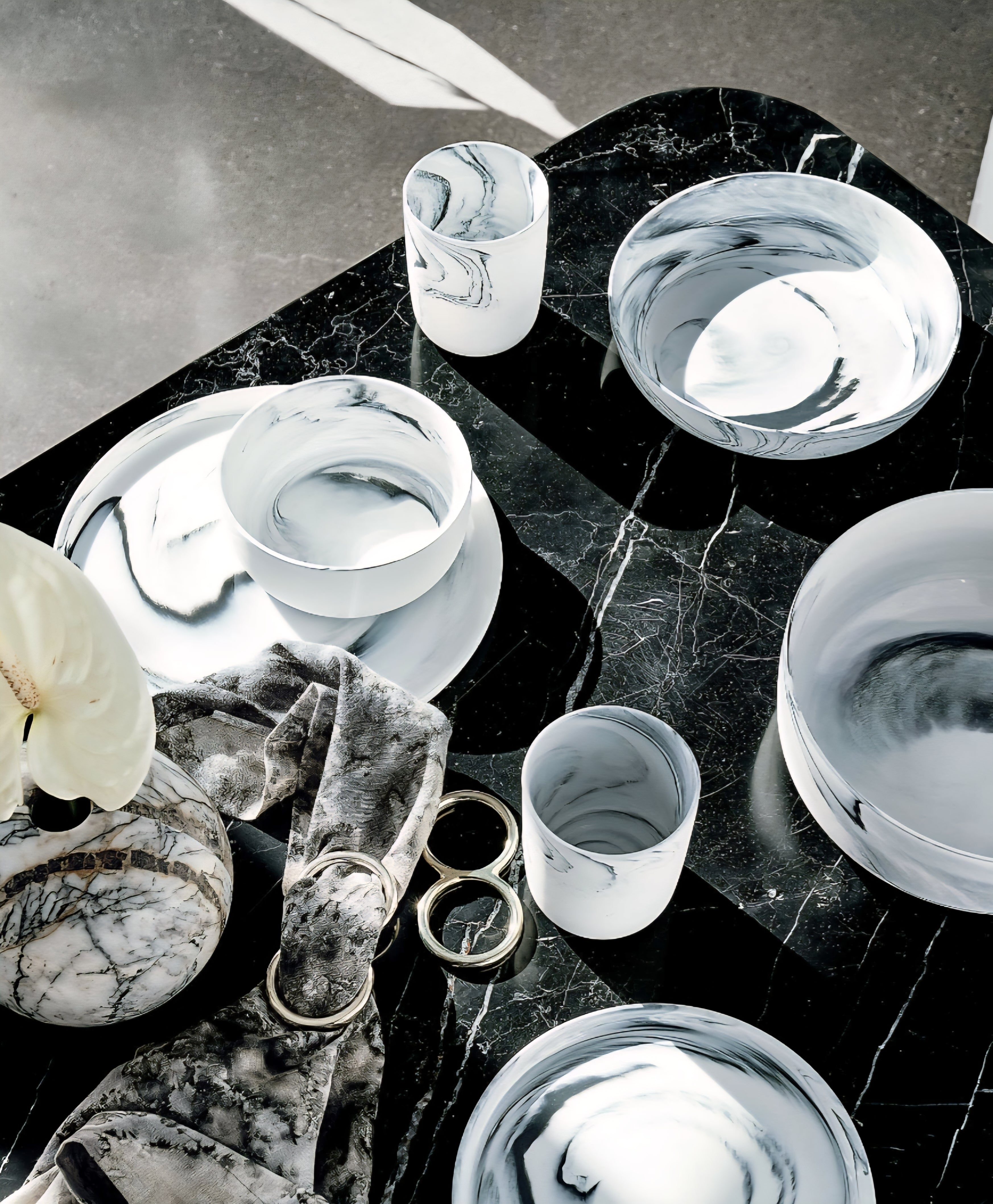 THE ONE × Swirl — Black and White Dinner Plates