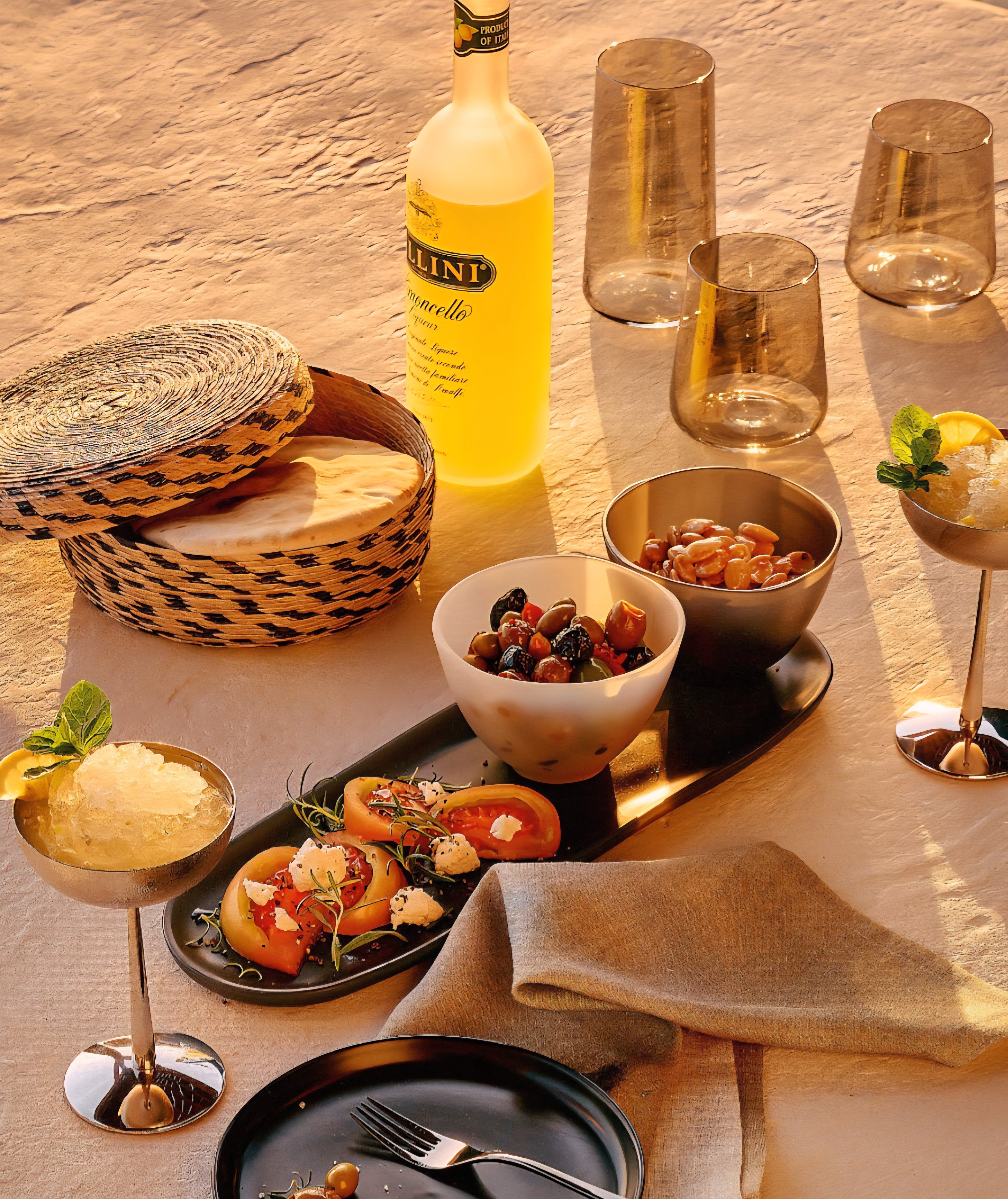 THE ONE × Mezze — Black and Natural Serving Basket with Lid