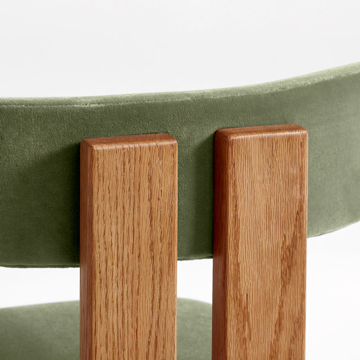 THE ONE × Ceremonie — Chaise de salle à manger en bouclé