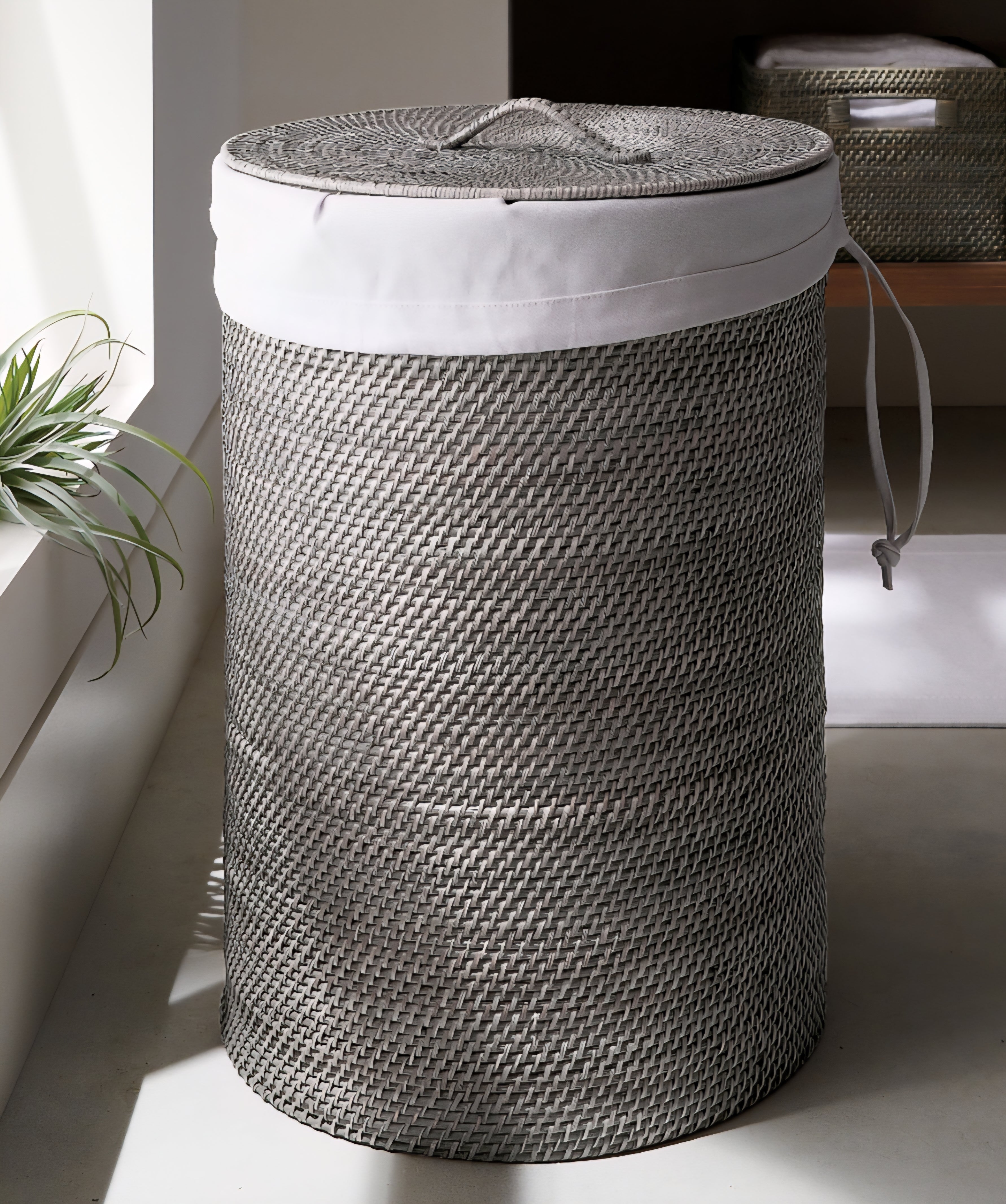 THE ONE × Sedona — White Hamper with Laundry Bag Liner