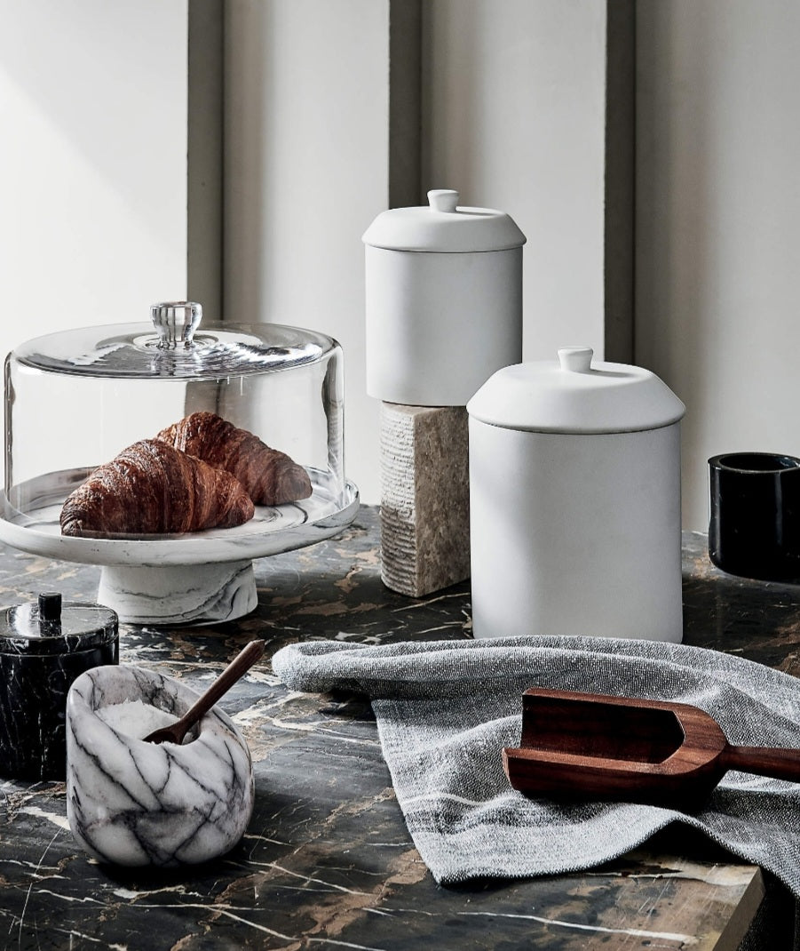 THE ONE × Swirl — Black and White Cake Stand with Glass Lid