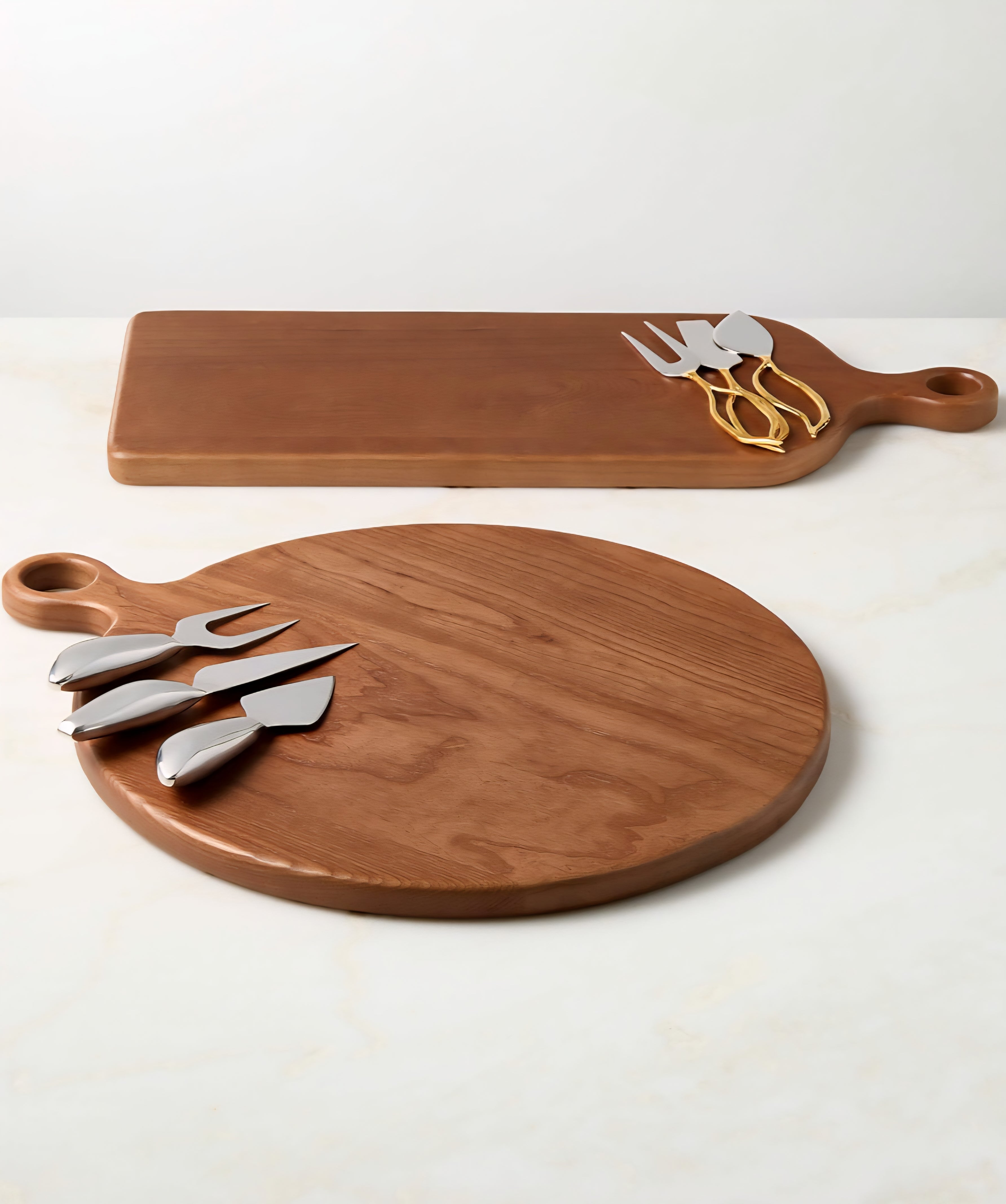 THE ONE × Arlo — Round Ash Wood Serving Board