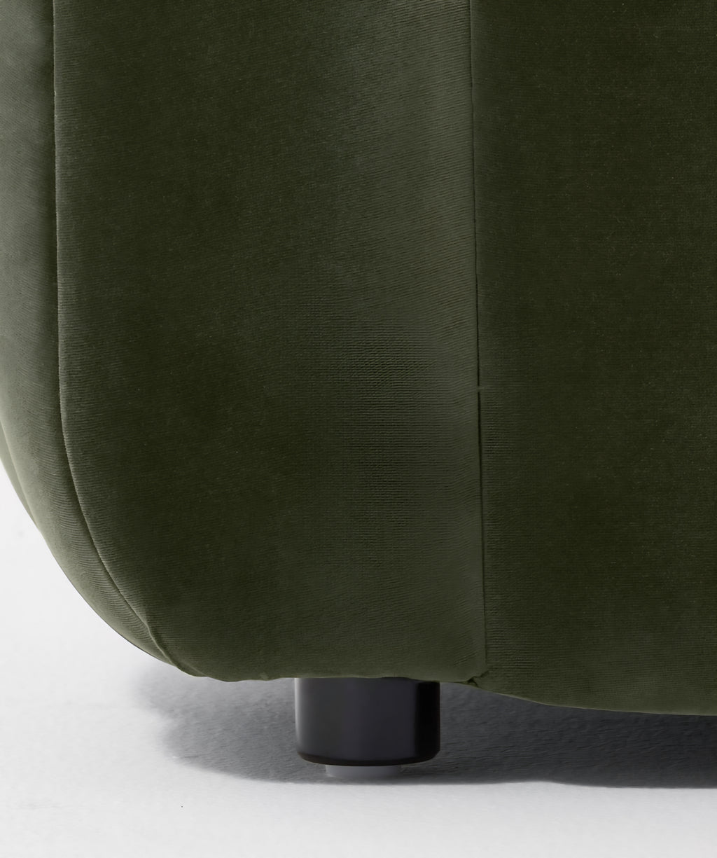 THE ONE × Fitz — Channeled White Boucle Loveseat